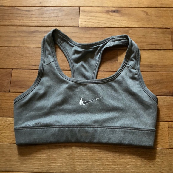 Nike Sports Bra - Picture 1 of 2
